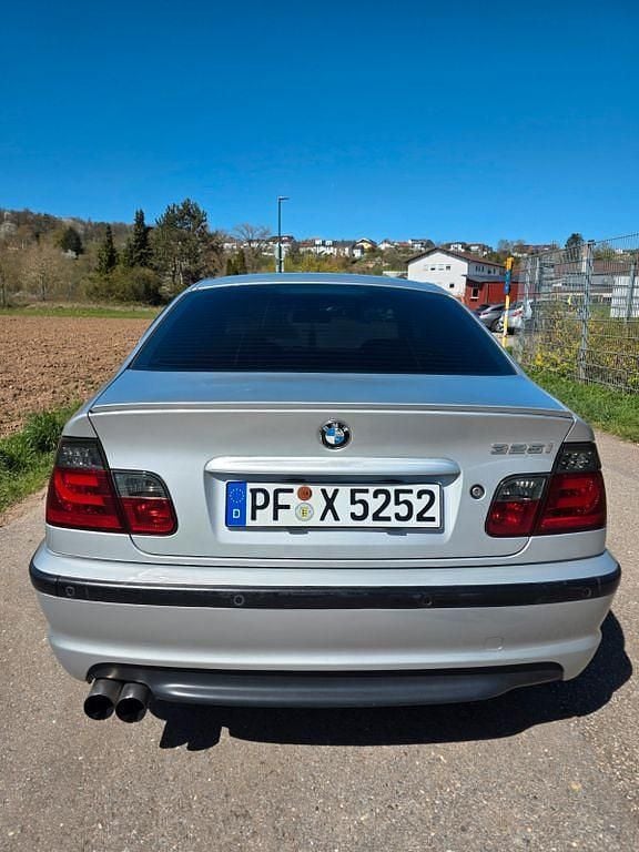 Second-hand BMW 325 Performance 192 CP (141 kW) 2000 Argintiu Berlinǎ