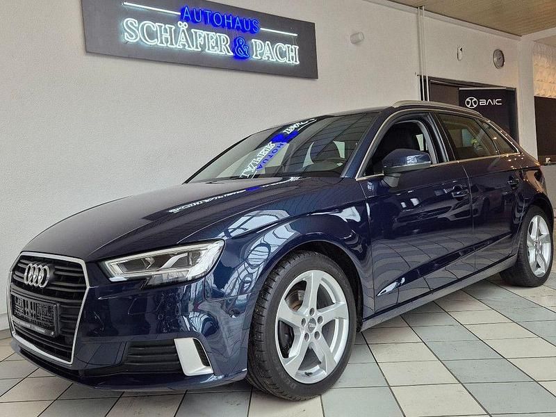 Gebraucht Audi A3 Sport 116 PS (85 kW) 2018 Blau Limousine