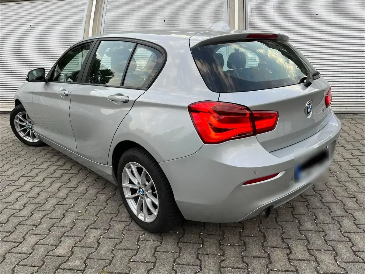 Gebraucht BMW 116 Advantage 109 PS (80 kW) 2018 Silber Kleinwagen