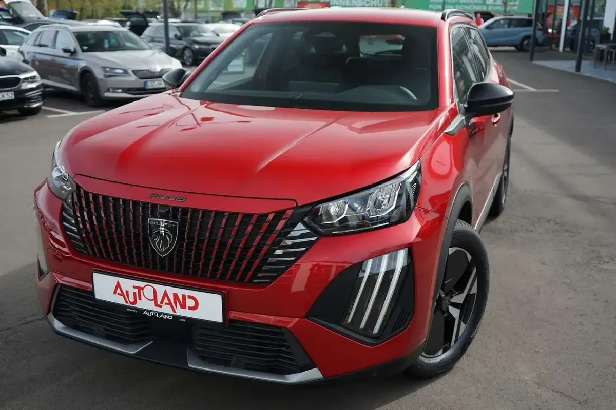 Neu Peugeot 2008 145 PS (106 kW) 2025 Elixirrotmet. SUV