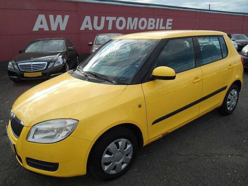 Gelb Gebraucht 2009 Skoda Fabia Style Kleinwagen | 1.090 € (Superpreis) - Bild 1/4