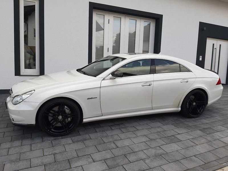 Gebraucht Mercedes CLS63 AMG AMG 514 PS (378 kW) 2008 Andere farben Coupé