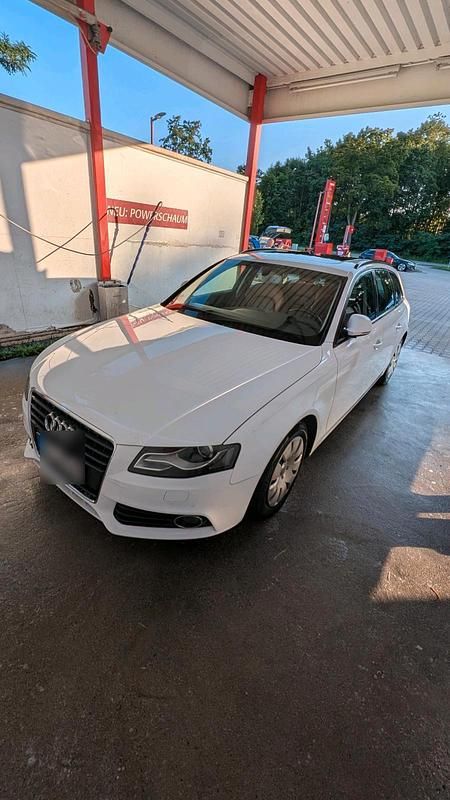 Weiß Gebraucht 2009 Audi A4 Kombi | 8.350 € (Fairer Preis) - Bild 1/4