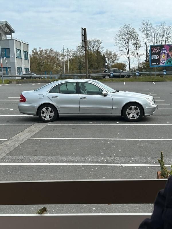 Gebraucht Mercedes 220 Elegance 150 PS (110 kW) 2002 Silber Limousine