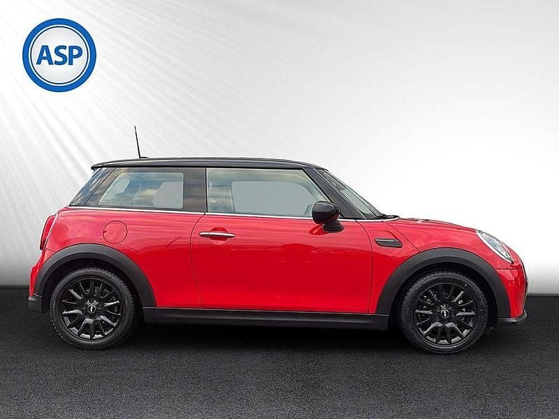 Usado Mini Cooper Classic 136 CV (100 kW) 2023 Rojo Utilitario