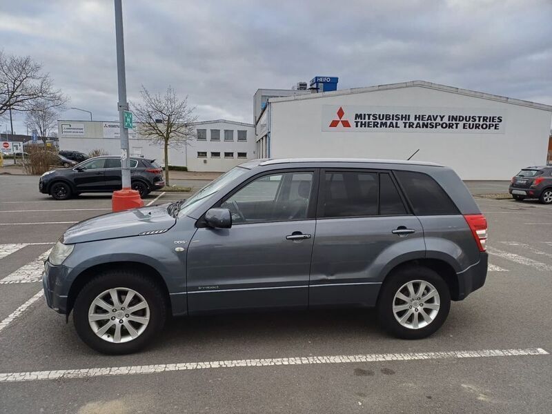 Grau Gebraucht 2007 Suzuki Vitara SUV | 3.750 € - Bild 1/4