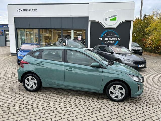 Neu Hyundai i20 Select 79 PS (58 kW) 2025 Grün Kleinwagen