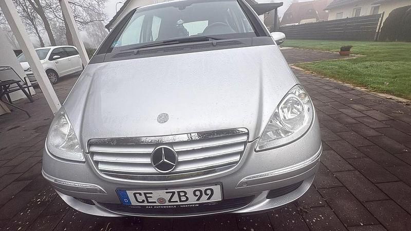 Silber Gebraucht 2005 Mercedes A200 Elegance Van / Kleinbus | 4.700 € (Fairer Preis) - Bild 1/4