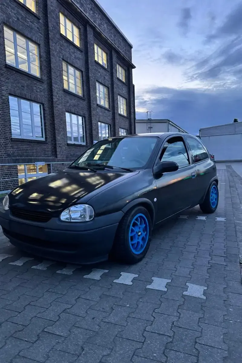Gebraucht Opel Corsa Edition 65 PS (47 kW) 1999 Schwarz Limousine
