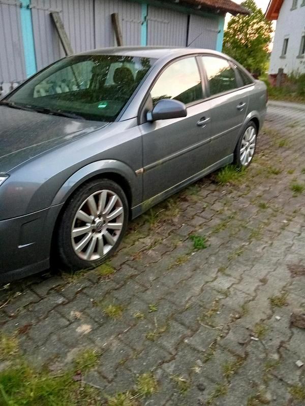 Silber Gebraucht 2004 Opel Vectra Sport Limousine | 600 € (Superpreis) - Bild 1/4