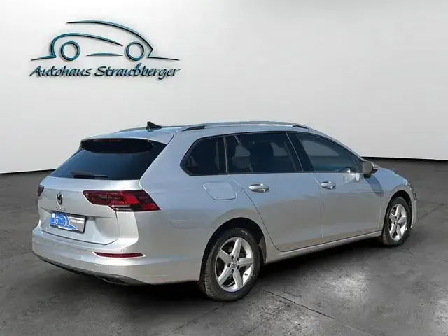 Gebraucht VW Golf VIII 150 PS (110 kW) 2021 Silber Kombi