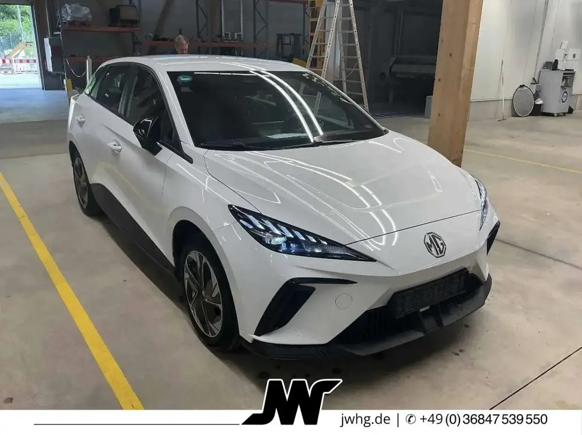 Gebraucht MG MG4 EV 125 kW (170 PS) 2024 Weiß uni Kleinwagen