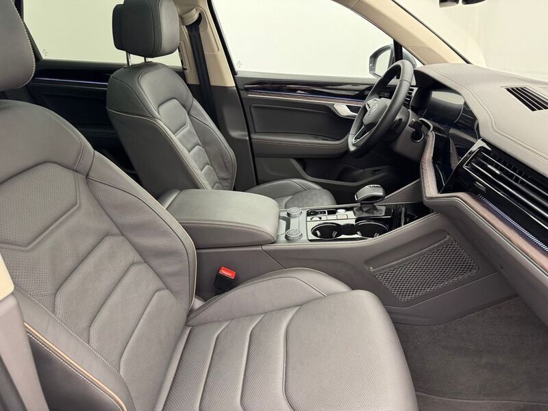 Brugt VW Touareg Elegance 381 HK (280 kW) 2023 Grå SUV