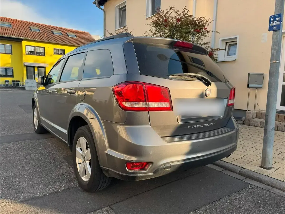 Gebraucht Fiat Freemont 170 PS (125 kW) 2013 Grau SUV