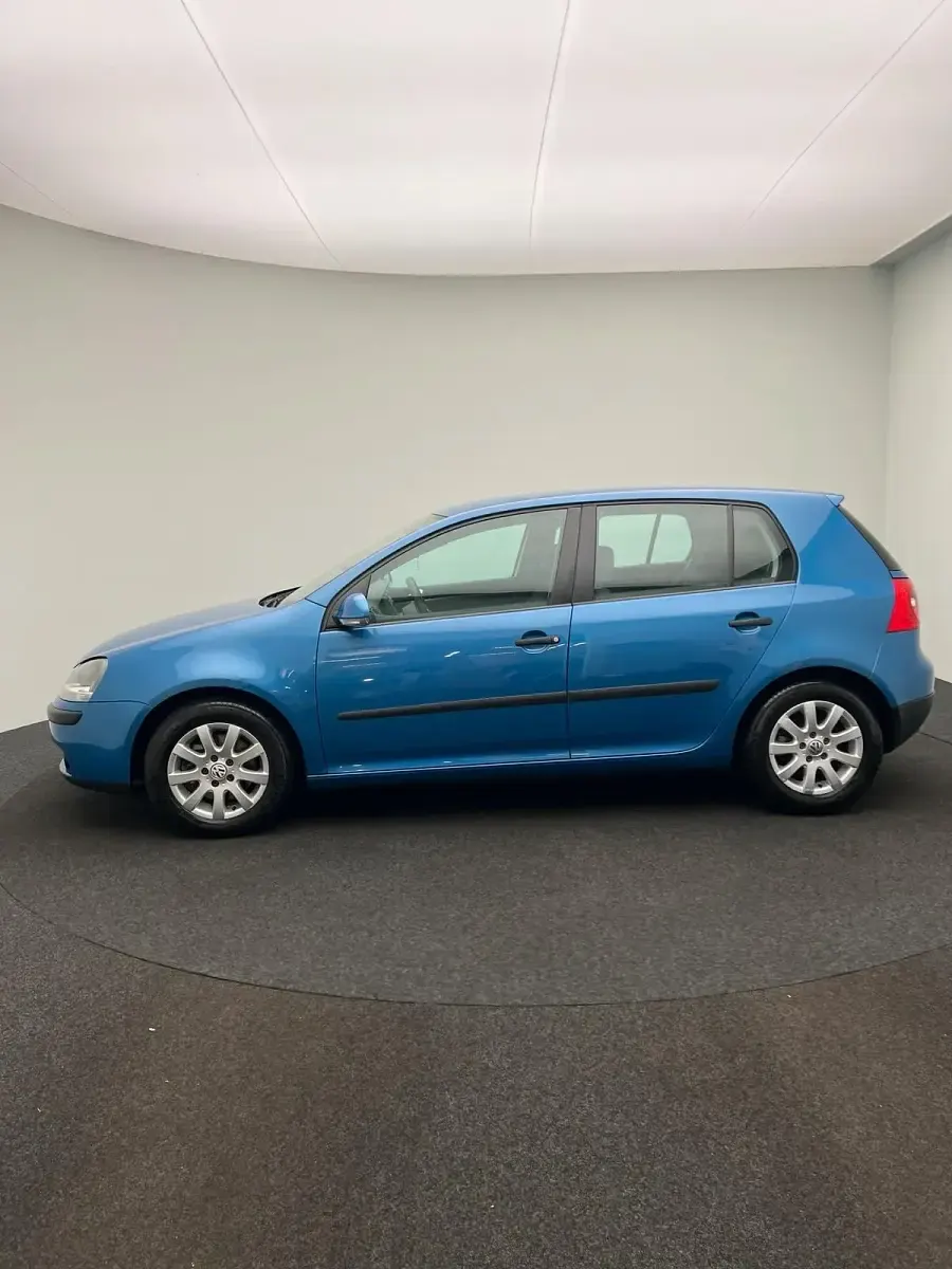 Gebraucht VW Golf V 115 PS (84 kW) 2004 Blau Kleinwagen