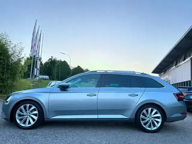 Gebraucht Skoda Superb 180 PS (132 kW) 2015 Grau Kombi