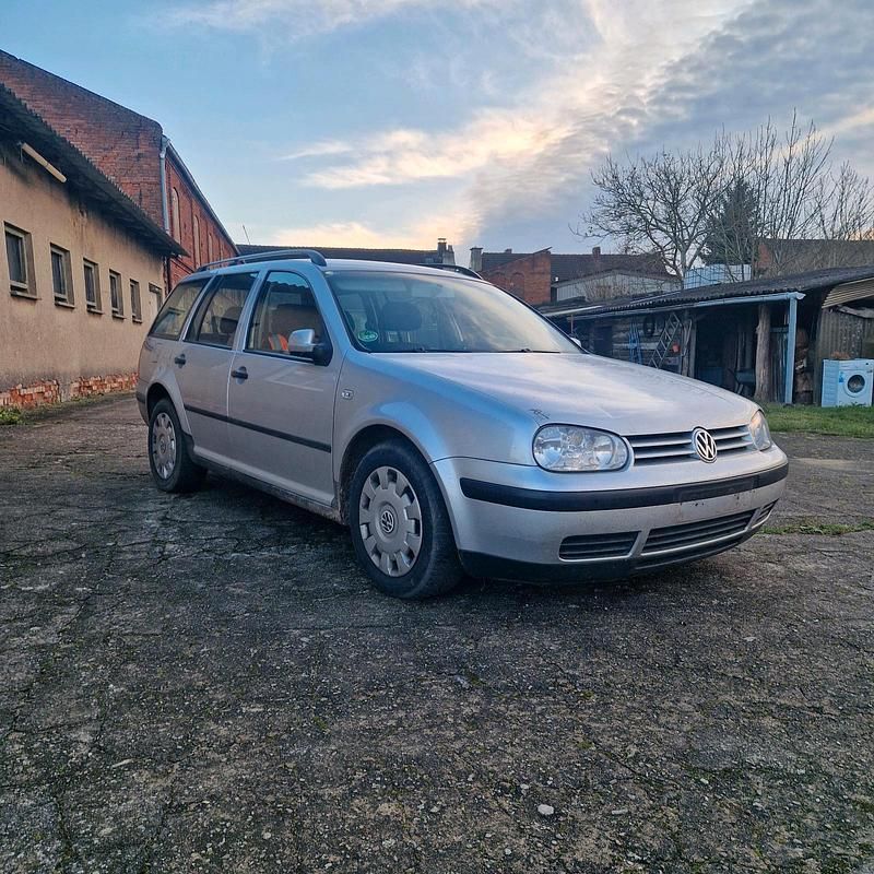 Silber Gebraucht 2004 VW Golf IV Kombi | 500 € (Superpreis) - Bild 1/4