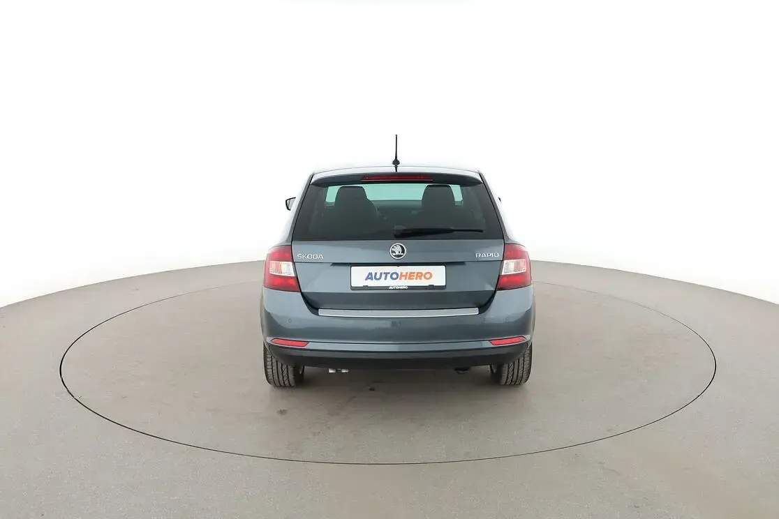 Gebraucht Skoda Rapid Clever 125 PS (91 kW) 2017 Grau Kleinwagen