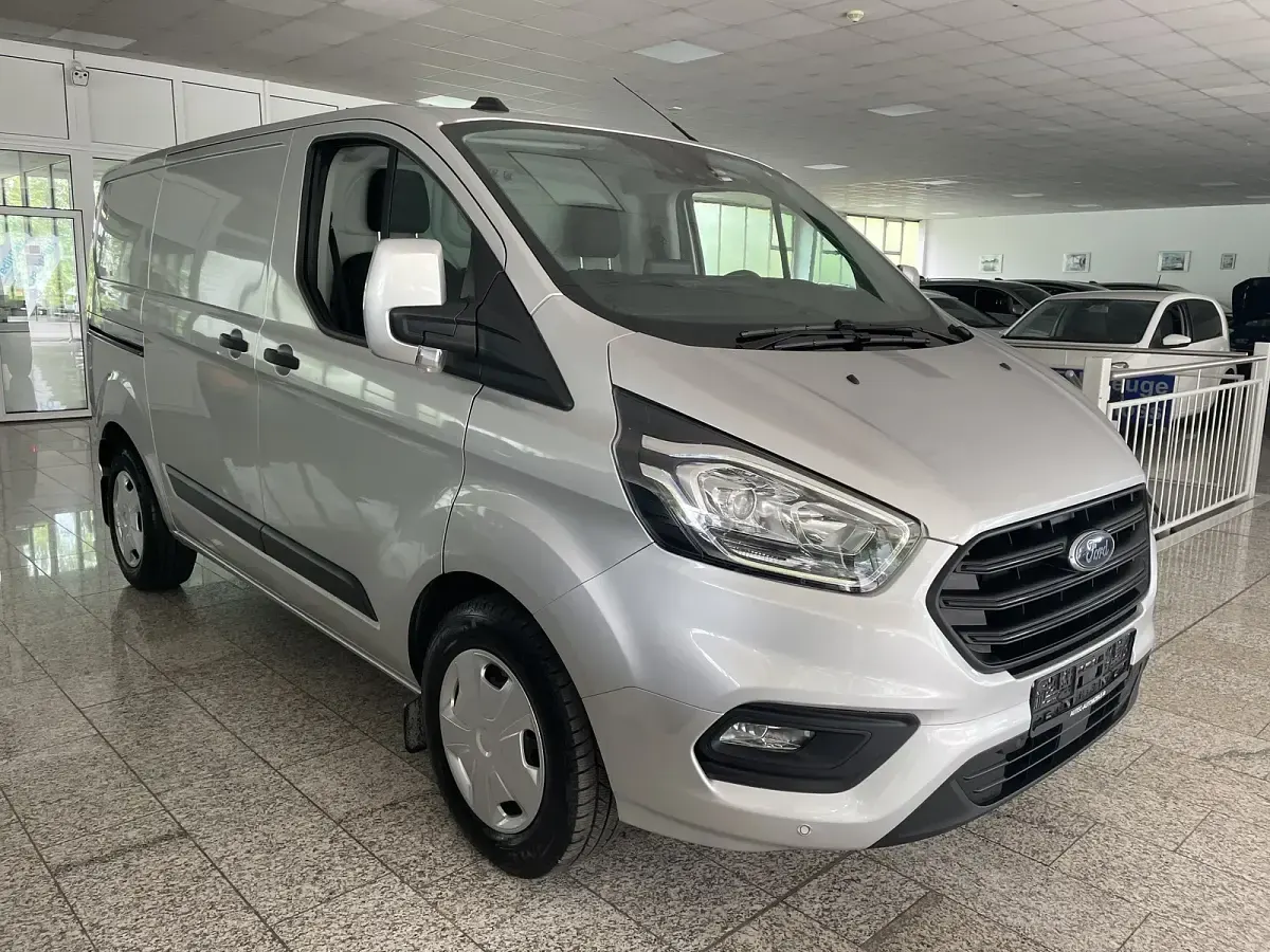 Gebraucht Ford Transit Custom 130 PS (95 kW) 2023 Silber, metallic Limousine