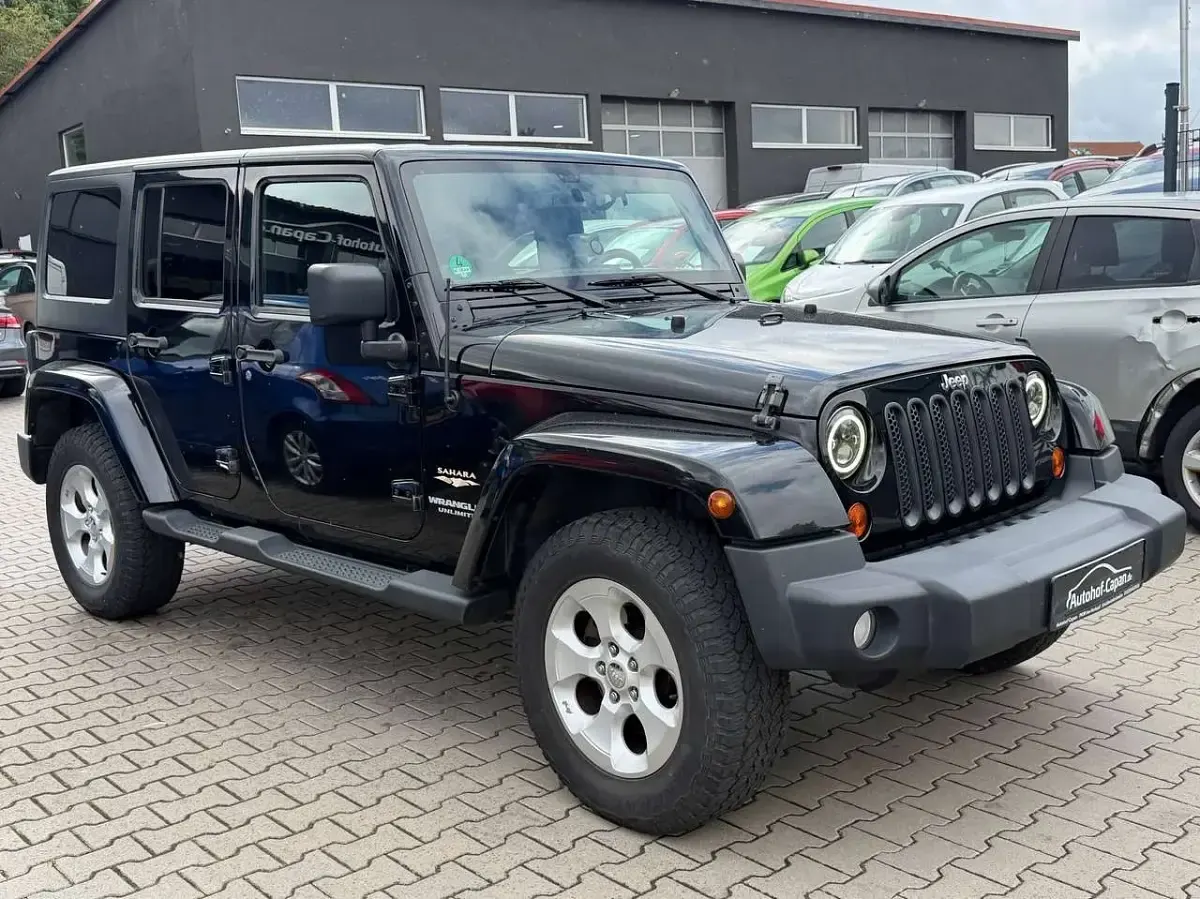 Gebraucht Jeep Wrangler Unlimited Sahara 200 PS (147 kW) 2013 Black clear coat SUV