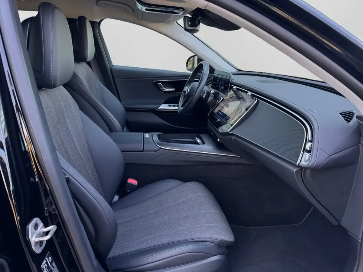 Gebraucht Mercedes E200 Avantgarde 204 PS (150 kW) 2025 Schwarz Kombi