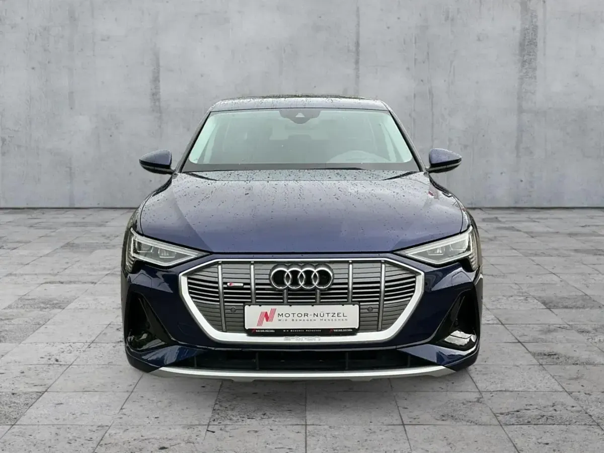 Gebraucht Audi e-tron S-Line 300 kW (408 PS) 2022 Navarrablau metallic SUV