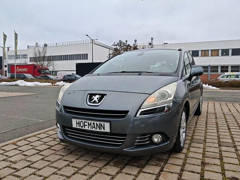 Gebraucht Peugeot 5008 Allure 163 PS (119 kW) 2011 Grau Van / Kleinbus