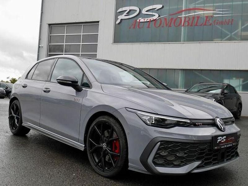 Mondsteingrau Gebraucht 2024 VW Golf VIII GTI Limousine | 35.644 € (Fairer Preis) - Bild 1/4