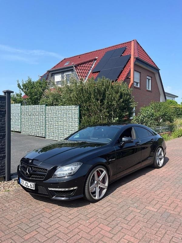 Schwarz Gebraucht 2012 Mercedes CLS63 AMG AMG Limousine | 29.999 € (Guter Preis) - Bild 1/4