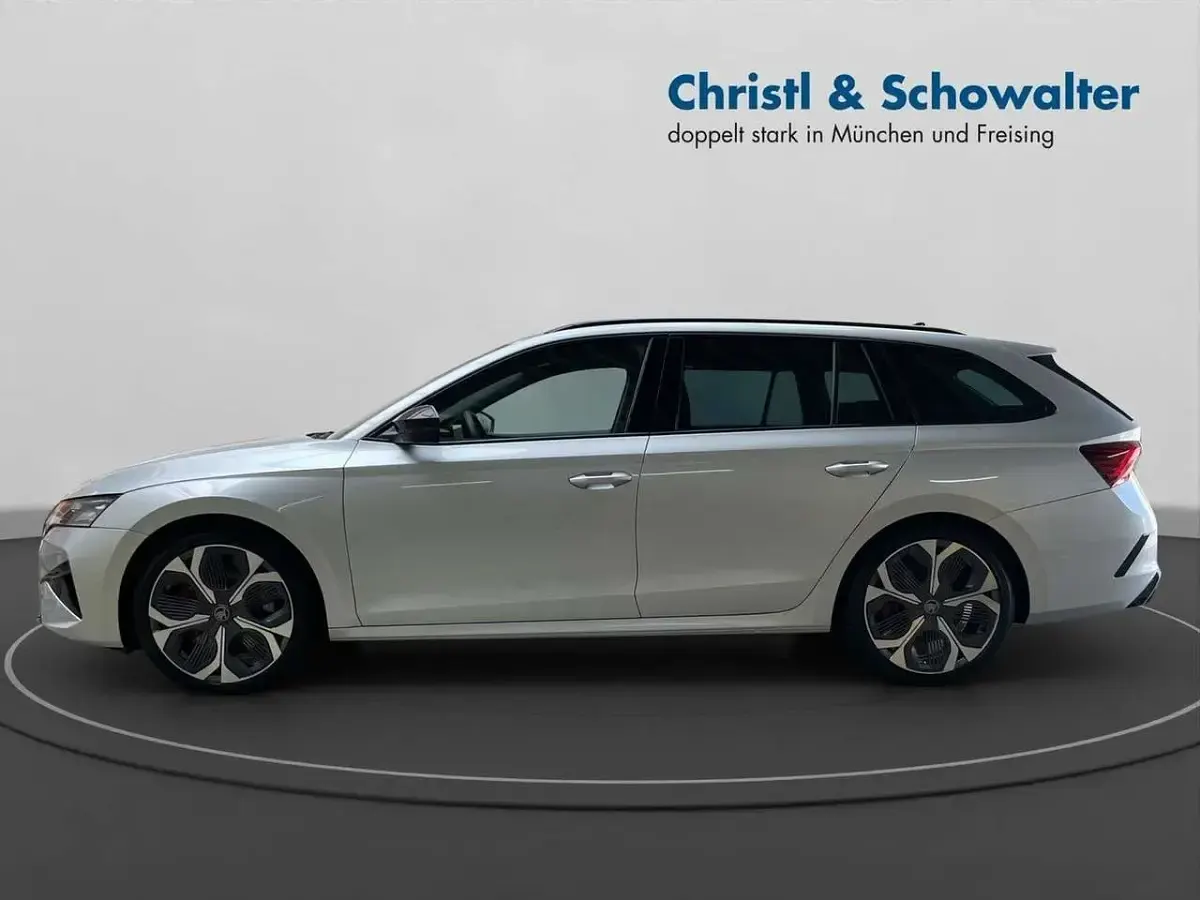 Gebraucht Skoda Octavia RS 265 PS (194 kW) 2025 Brilliant silber metallic Kombi