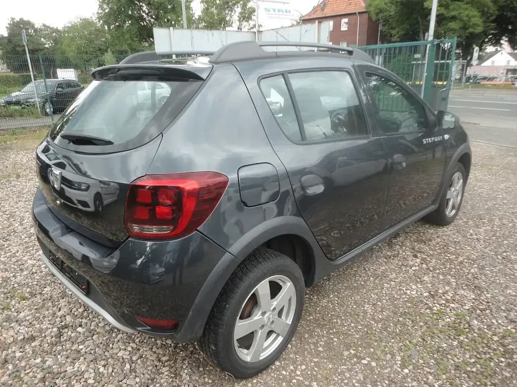 Gebraucht Dacia Sandero Prestige 90 PS (66 kW) 2017 Grau Van / Kleinbus