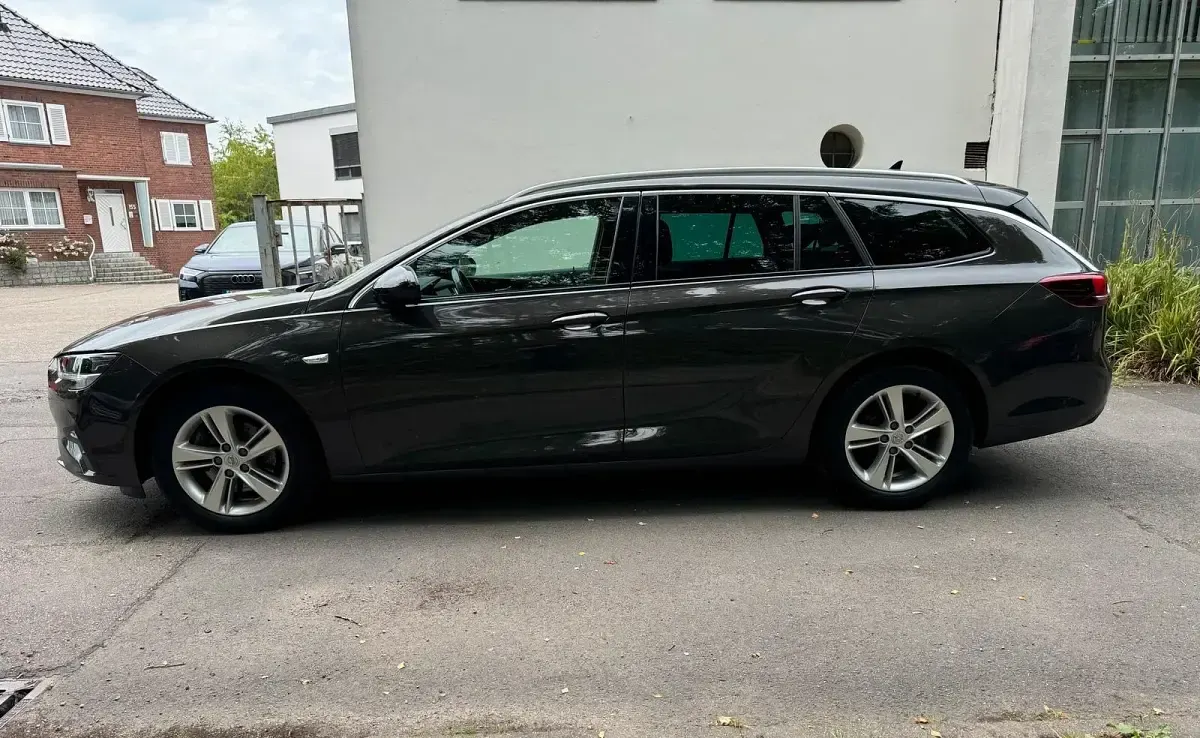 Gebraucht Opel Insignia 122 PS (89 kW) 2021 Grau Kombi