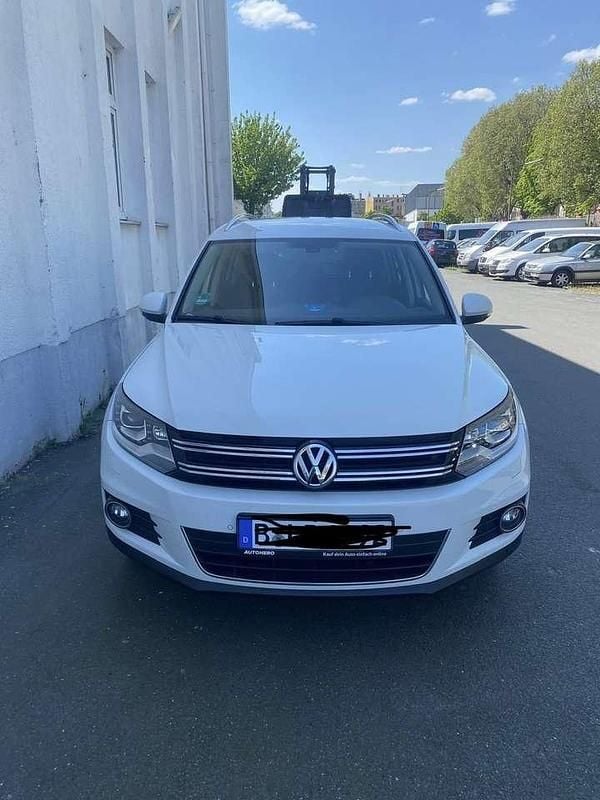 Weiß Gebraucht 2016 VW Tiguan LOUNGE SUV | 15.500 € (Guter Preis) - Bild 1/4