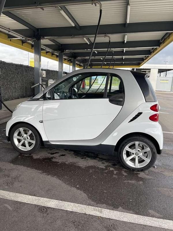Weiß Gebraucht 2008 Smart ForTwo Coupé Coupé | 3.250 € (Guter Preis) - Bild 1/4