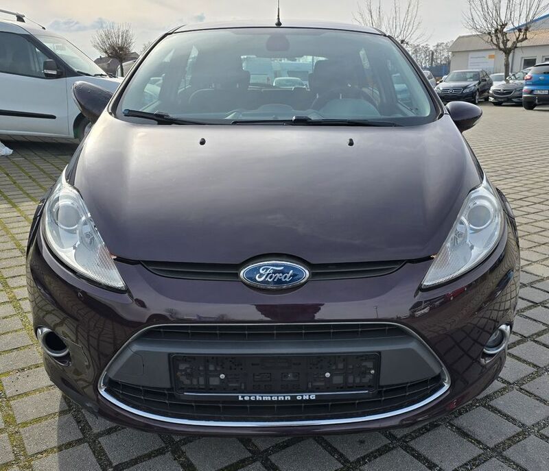 Gebraucht Ford Fiesta Titanium 97 PS (71 kW) 2010 Rot Kleinwagen