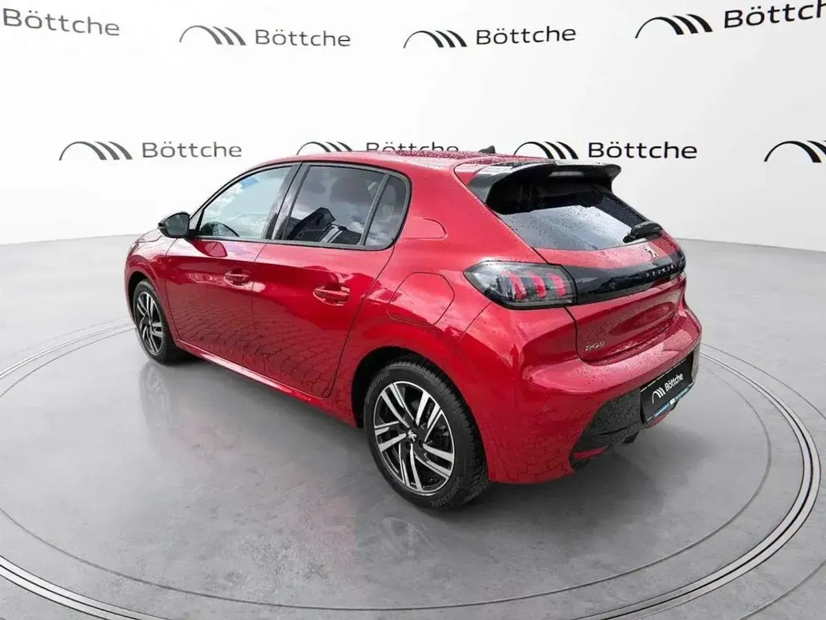 Gebraucht Peugeot 208 131 PS (96 kW) 2022 Lackierung elixierrot/typ ver Kleinwagen