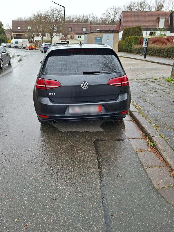 Gebraucht VW Golf VII GTI 220 PS (161 kW) 2015 Grau Kleinwagen