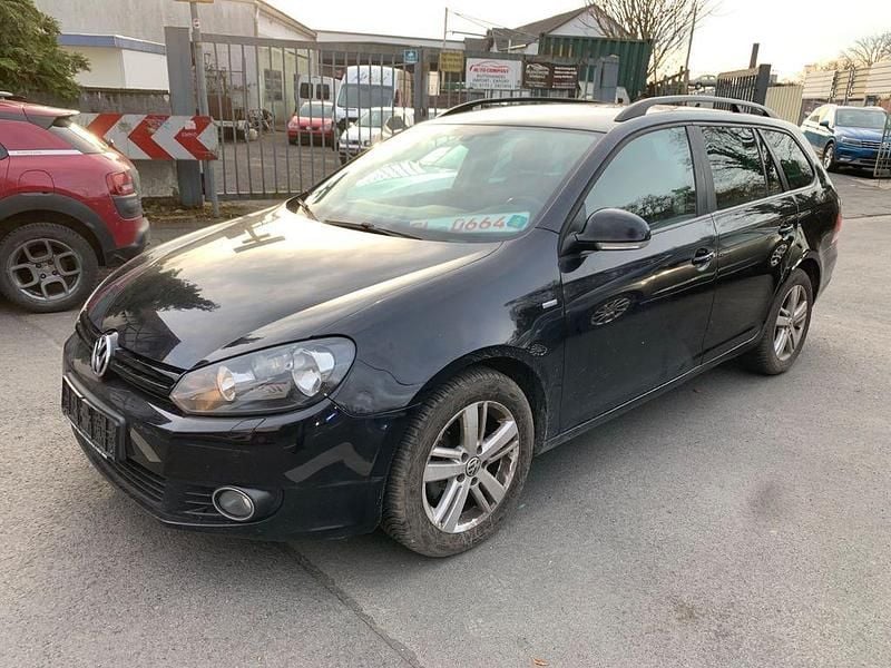 Gebraucht VW Golf VI Match 105 PS (77 kW) 2012 Schwarz Kleinwagen