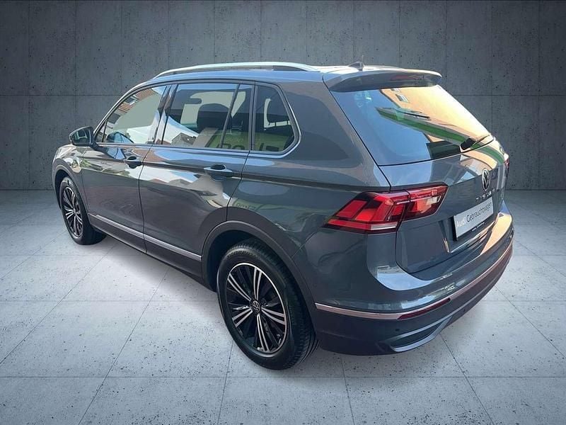 Gebraucht VW Tiguan Active 150 PS (110 kW) 2022 Grau SUV