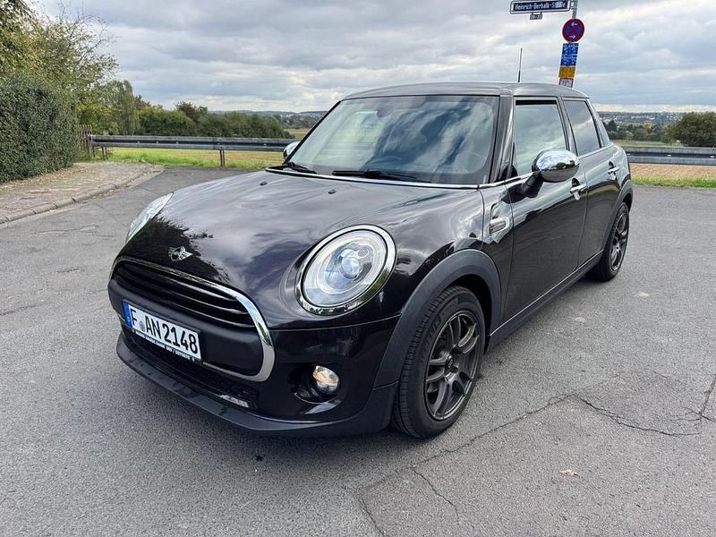 Braun Gebraucht 2015 Mini ONE Kleinwagen | 8.500 € (Etwas zu teuer) - Bild 1/4
