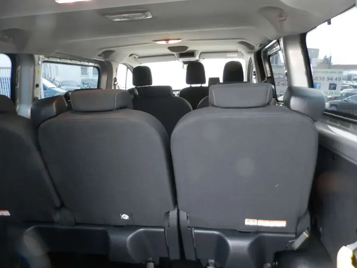 Gebraucht Ford Transit Trend 131 PS (96 kW) 2018 Silber Kombi
