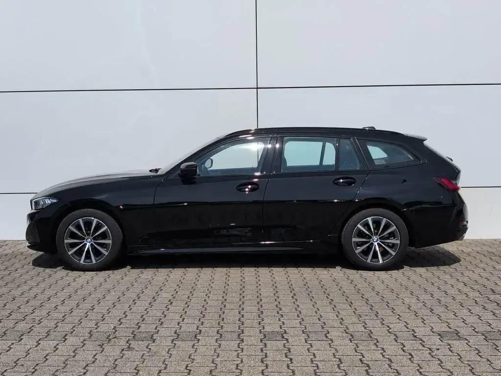 Gebraucht BMW 320 194 PS (142 kW) 2023 Schwarz Kombi