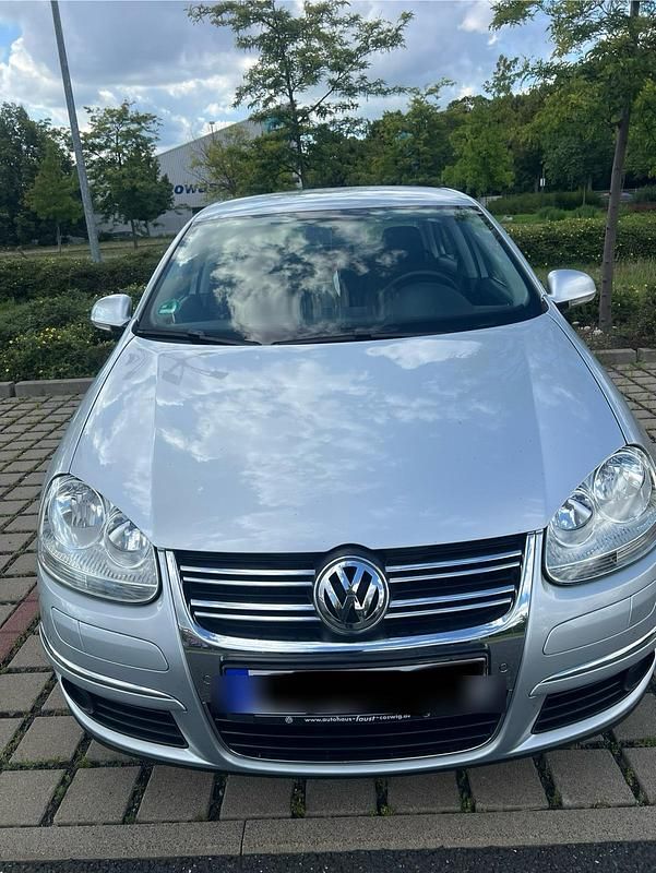 Gebraucht VW Jetta 122 PS (89 kW) 2009 Silber Limousine