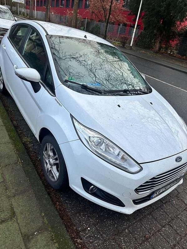 Weiß Gebraucht 2017 Ford Fiesta S Kleinwagen | 11.000 € (Fairer Preis) - Bild 1/3
