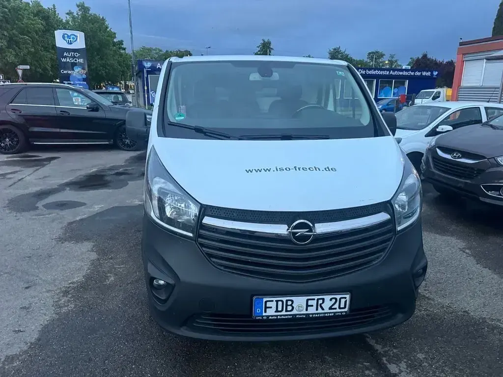 Używany Opel Vivaro 120 KM (88 kW) 2017 Biały Minivan