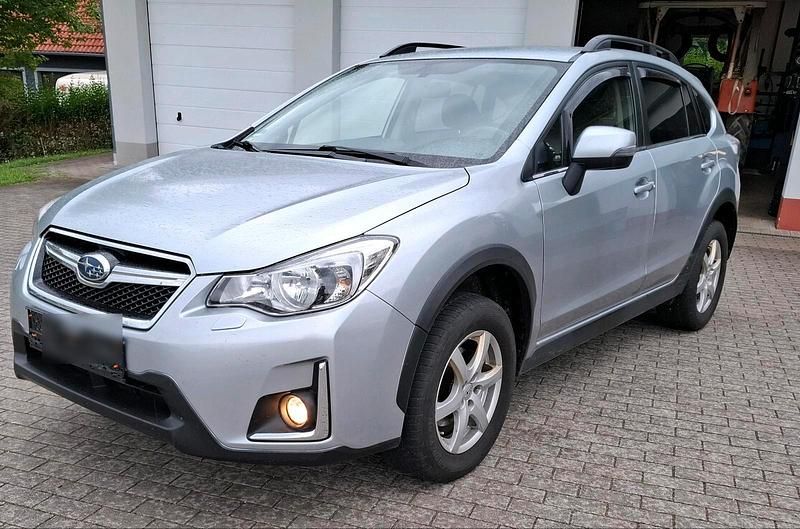 Silber Gebraucht 2016 Subaru XV SUV | 8.999 € (Fairer Preis) - Bild 1/4
