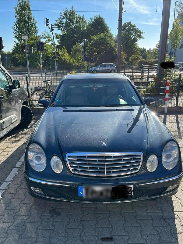 Schwarz Gebraucht 2002 Mercedes E320 Limousine | 3.000 € - Bild 1/4