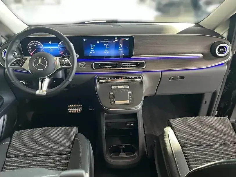 Gebraucht Mercedes V220 Style 163 PS (119 kW) 2024 Obsidianschwarz metallic Van / Kleinbus