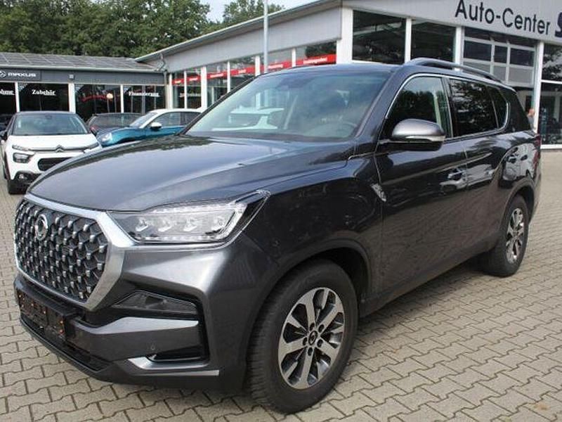 Grau Gebraucht 2021 Ssangyong (KGM) Rexton Quartz SUV | 28.990 € - Bild 1/4