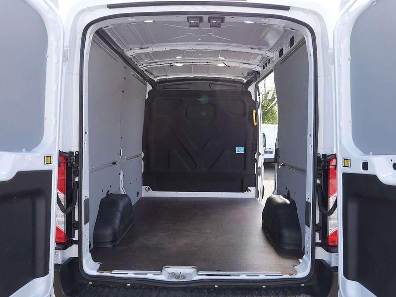 Gebraucht Ford Transit 131 PS (96 kW) 2021 Frostweiß Van / Kleinbus